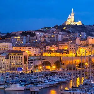 https://lombrelle-marseillaise.fr-provencehotel.com
